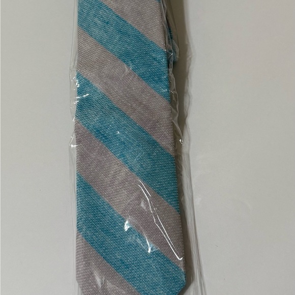 Stylish Men's Tie Set - Blue, Red, and Floral - Picture 5 of 6